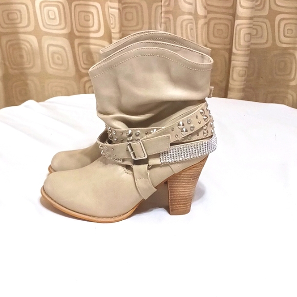 Western Glam Ankle Boots - Picture 2 of 11